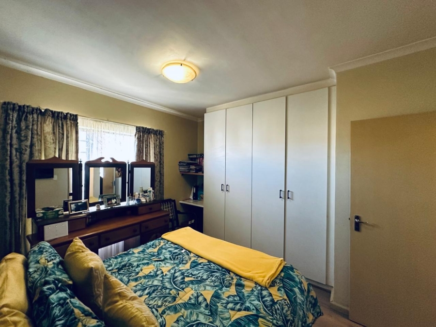 2 Bedroom Property for Sale in Fairview Golf Estate Western Cape